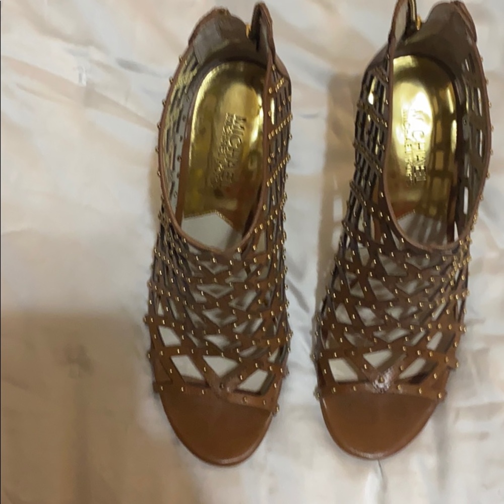Heels - Picture 7 of 8